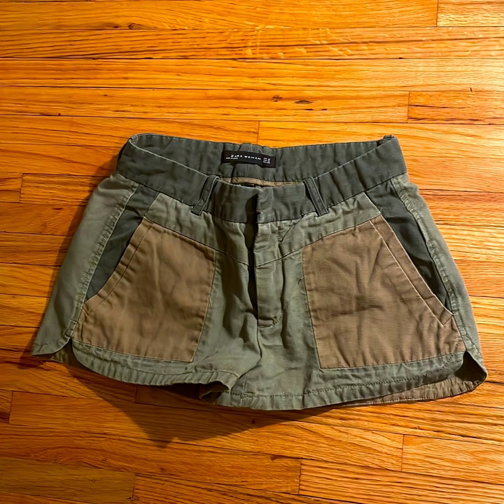 Zara Women XS 28 Green High Waisted Shorts